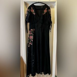 Torrid Size 10 Black Tie Sleeve Maxi Dress with Embroidery